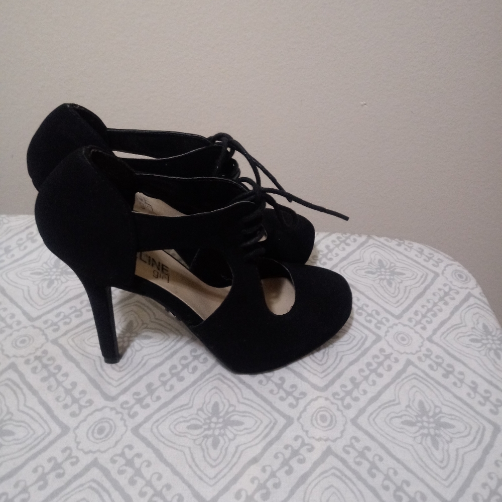 Shoes - Picture 2 of 5